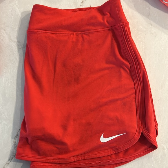 Lot of 3 Nike Dri Fit  Tennis skirts—size Large - Picture 5 of 9